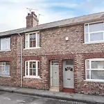 Apartment Charming Base For 5 Guests Near Bishy Rd In - Pass The Keys