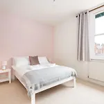 Charming Base For 5 Guests Near Bishy Rd In - Pass The Keys