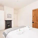 Apartment Charming Base For 5 Guests Near Bishy Rd In - Pass The Keys