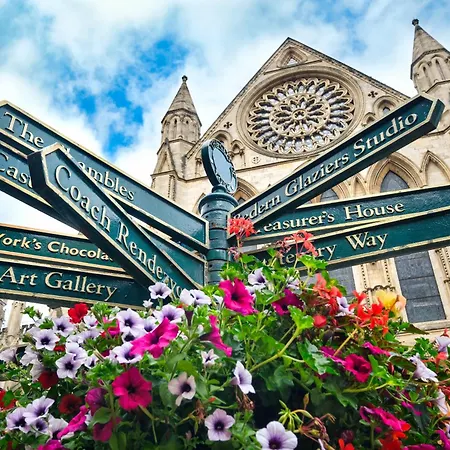 Charming Base For 5 Guests Near Bishy Rd In - Pass The Keys Lägenhet York