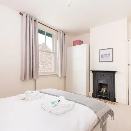 Apartmán Charming Base For 5 Guests Near Bishy Rd In - Pass The Keys
