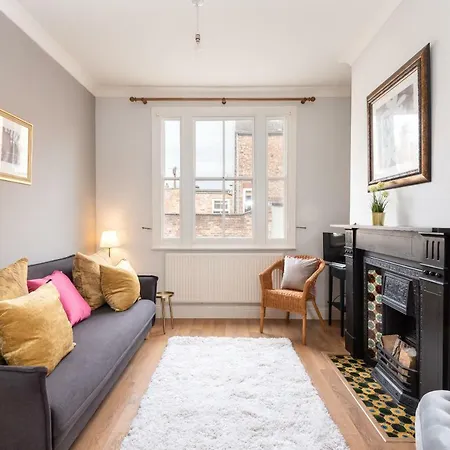 Nyaraló Charming Base For 5 Guests Near Bishy Rd In - Pass The Keys York