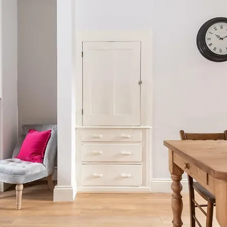 Apartmán Charming Base For 5 Guests Near Bishy Rd In - Pass The Keys