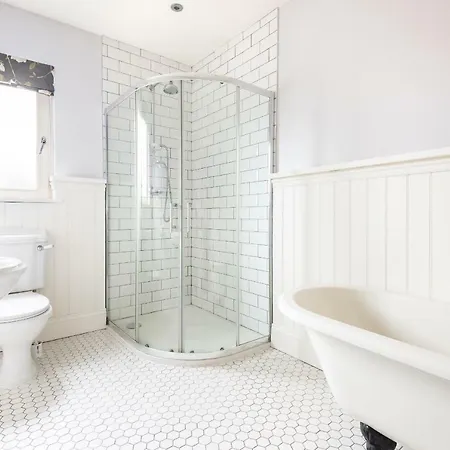 Apartmán Charming Base For 5 Guests Near Bishy Rd In - Pass The Keys