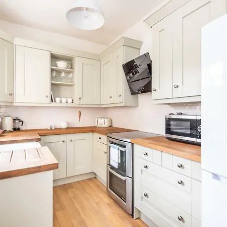 Charming Base For 5 Near Bishy Rd Pass The Keys York