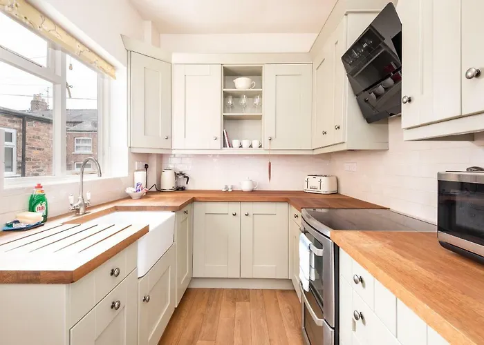 Charming Base For 5 Guests Near Bishy Rd In - Pass The Keys Appartamento