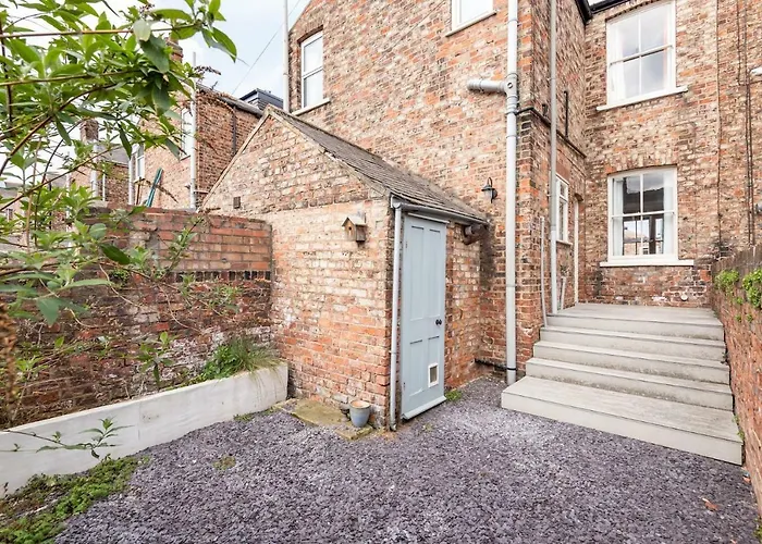 Charming Base For 5 Guests Near Bishy Rd In - Pass The Keys Appartamento York