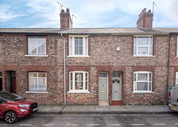 Charming Base For 5 Guests Near Bishy Rd In - Pass The Keys