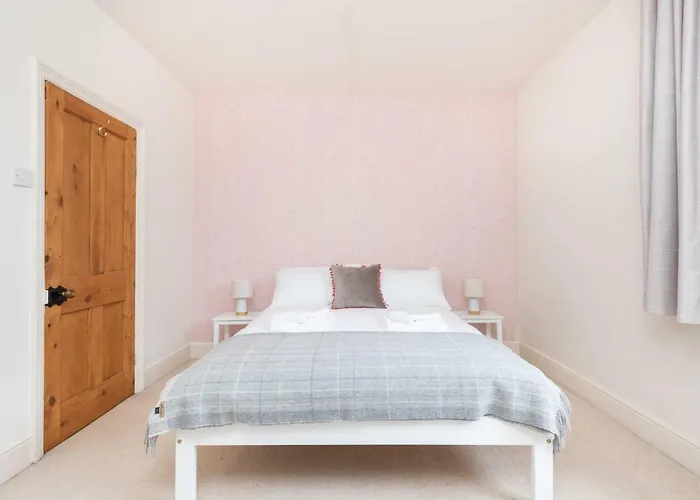 Charming Base For 5 Guests Near Bishy Rd In - Pass The Keys Appartamento York