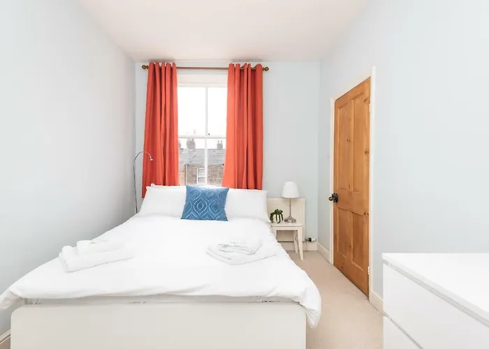 Charming Base For 5 Guests Near Bishy Rd In - Pass The Keys Appartamento York
